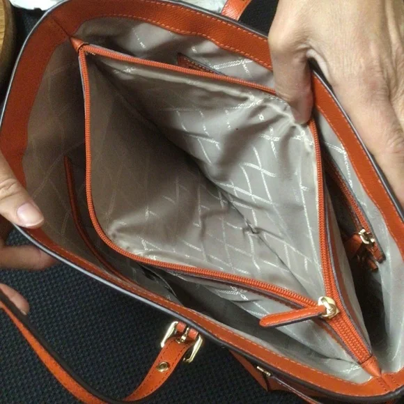 Michael Kors “Voyager” burnt orange commuter tote - Picture 4 of 5